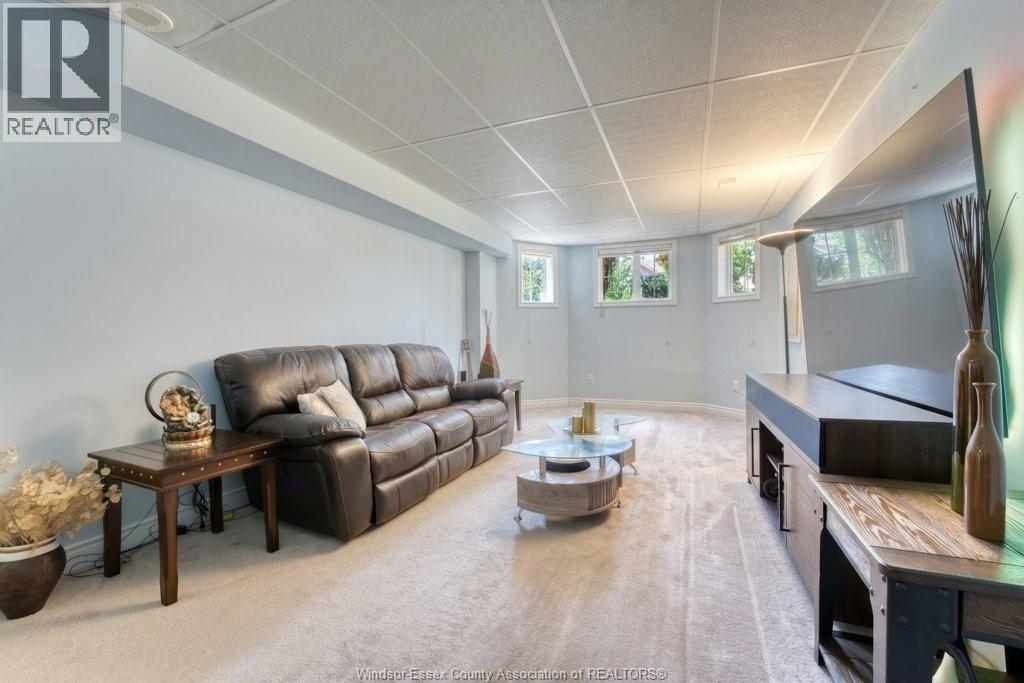 578 LAKEVIEW AVENUE - 33
