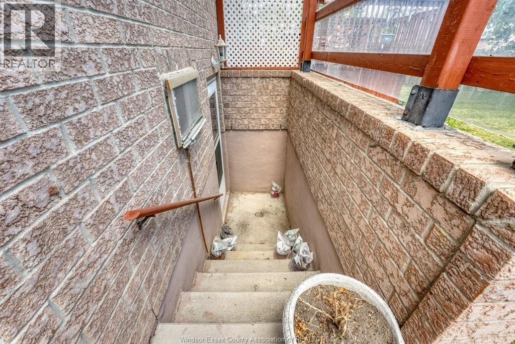 578 LAKEVIEW AVENUE - 42