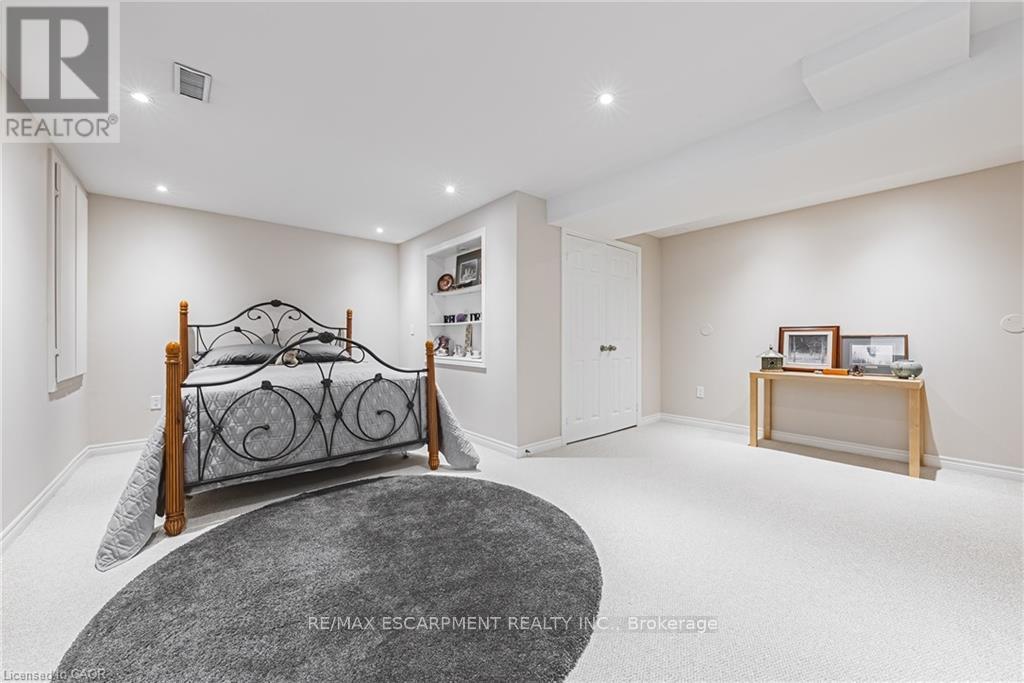 2178 BERWICK DRIVE - 32
