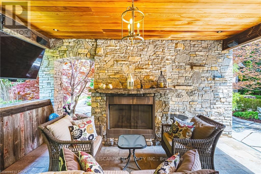2178 BERWICK DRIVE - 44