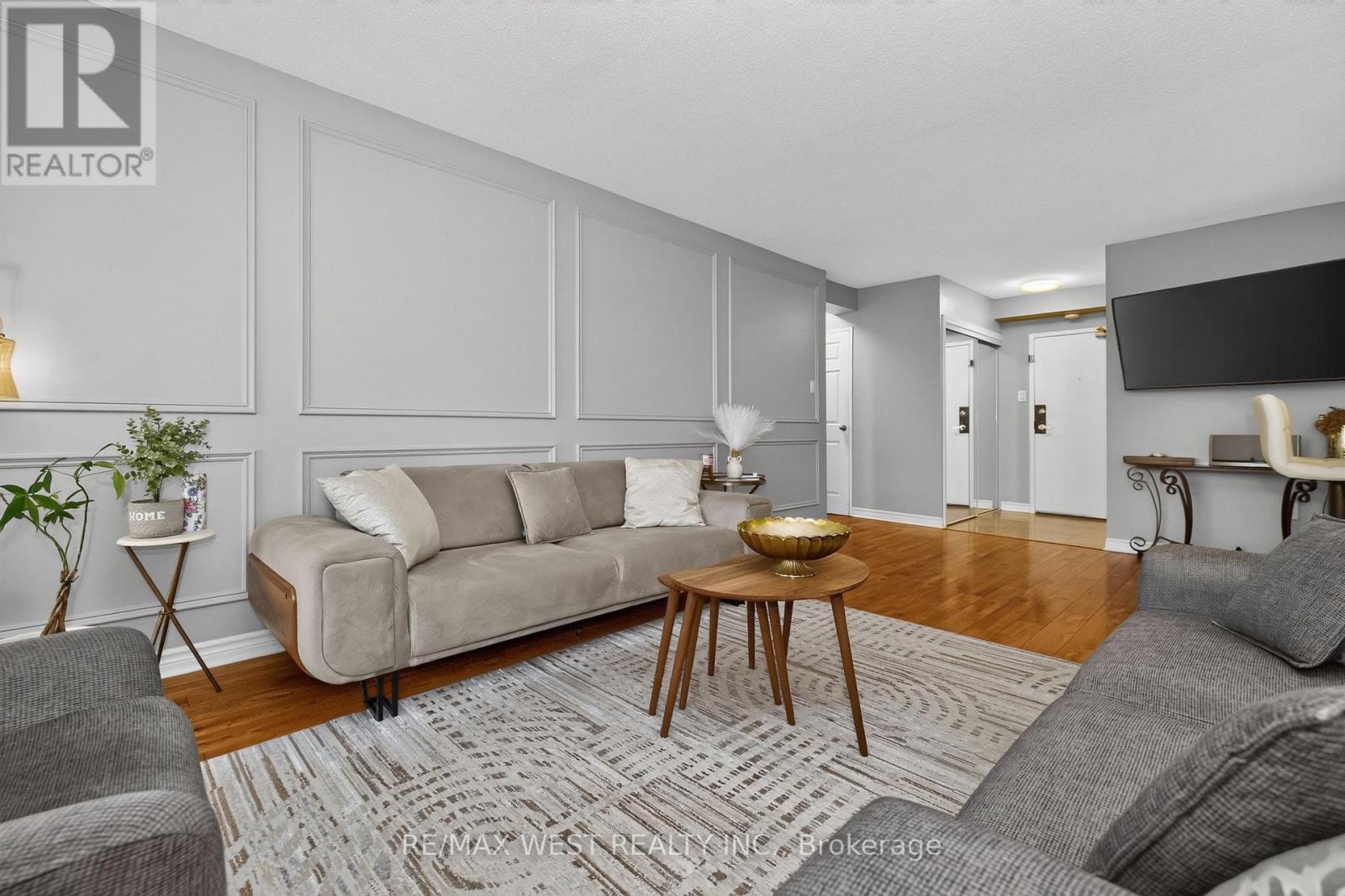 #1514 75 EMMETT AVENUE - 12
