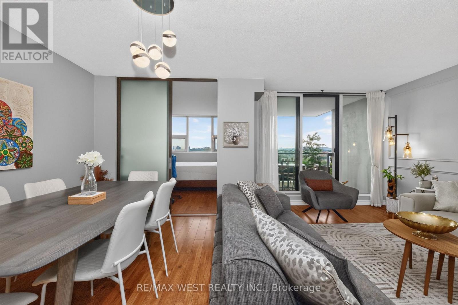 #1514 75 EMMETT AVENUE - 17