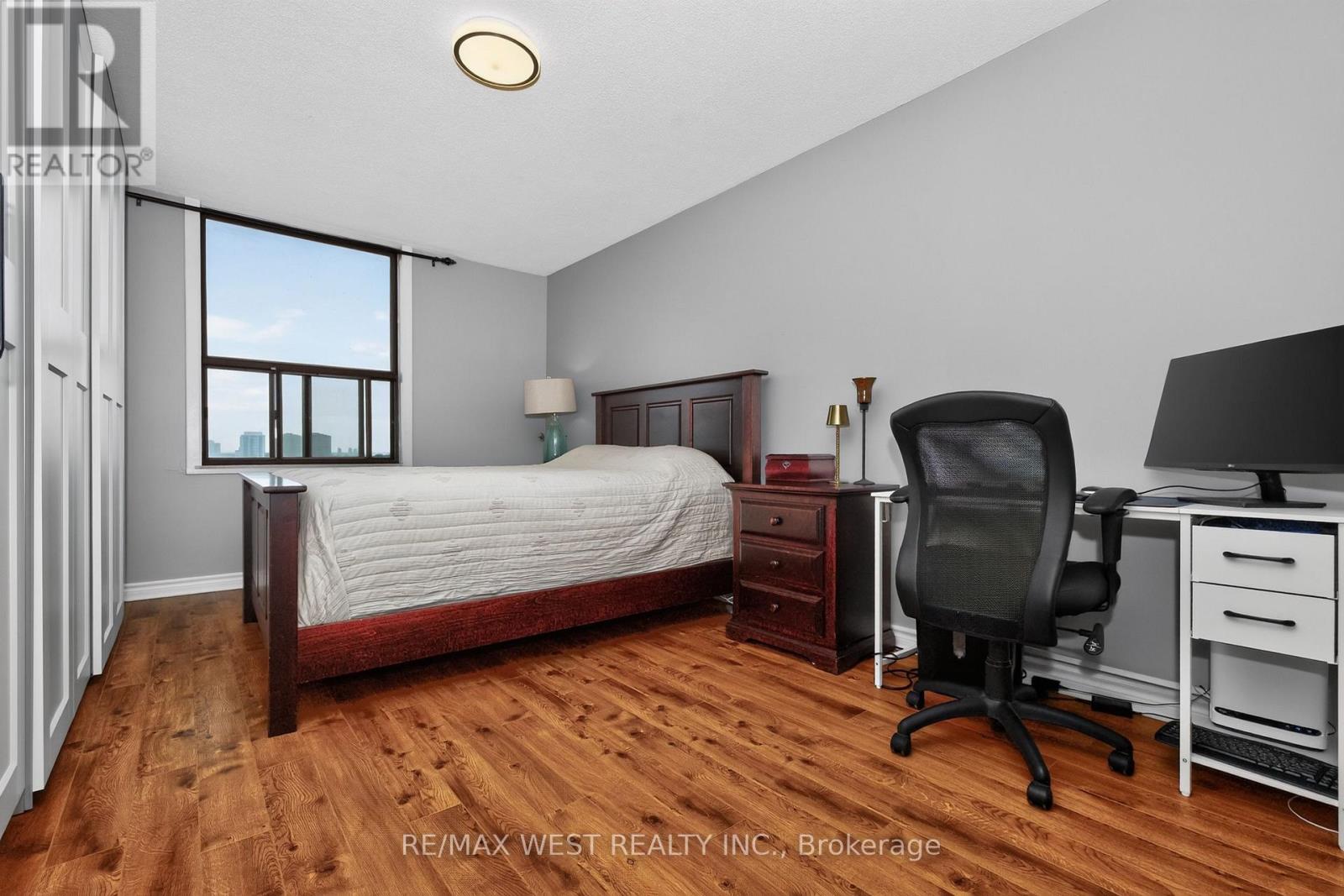 #1514 75 EMMETT AVENUE - 22