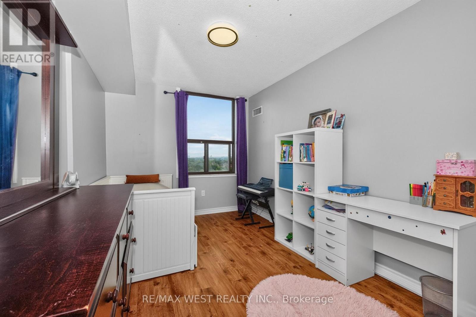 #1514 75 EMMETT AVENUE - 25