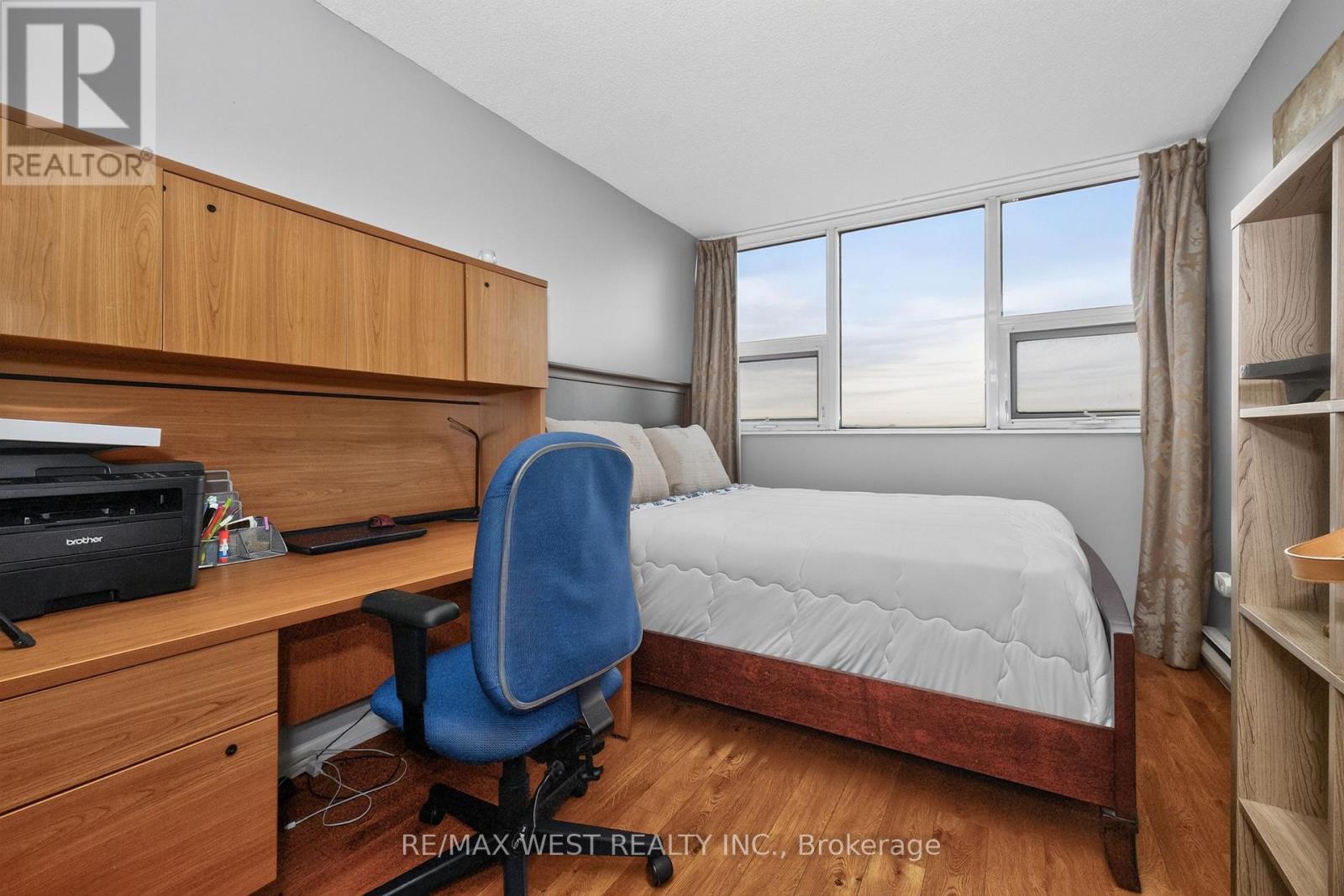 #1514 75 EMMETT AVENUE - 29