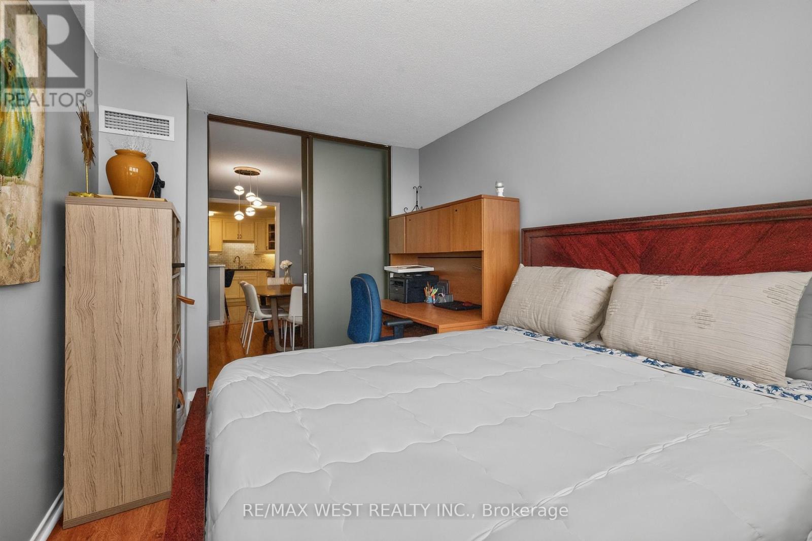 #1514 75 EMMETT AVENUE - 30