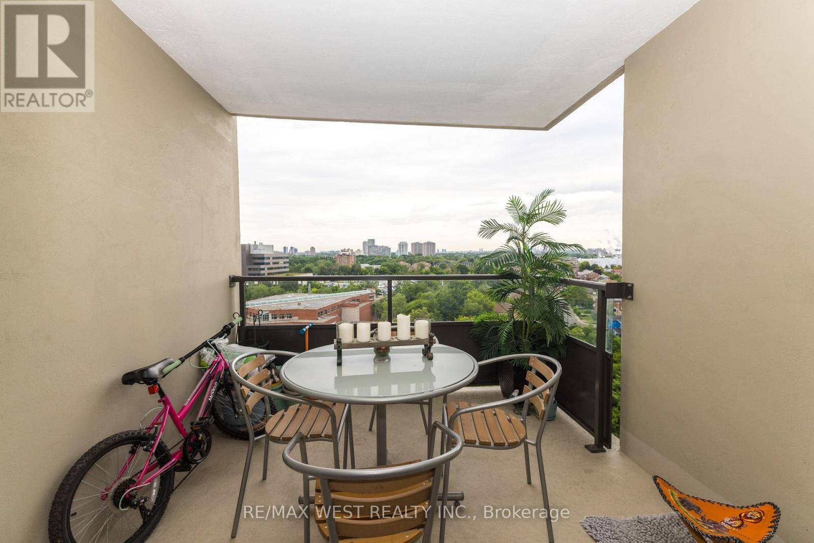 #1514 75 EMMETT AVENUE - 33