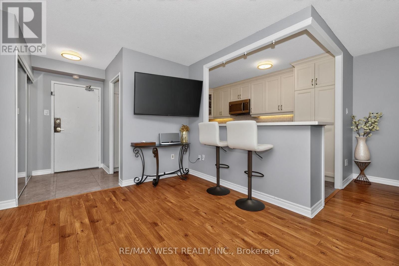 #1514 75 EMMETT AVENUE - 9