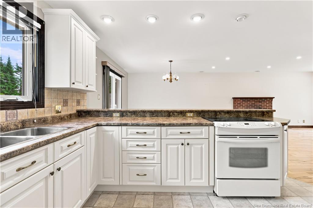 447 Pederson Crescent - Image 13
