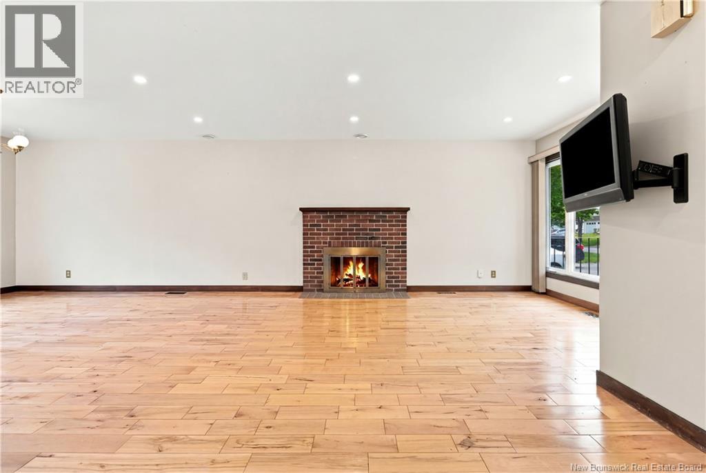 447 Pederson Crescent - Image 6