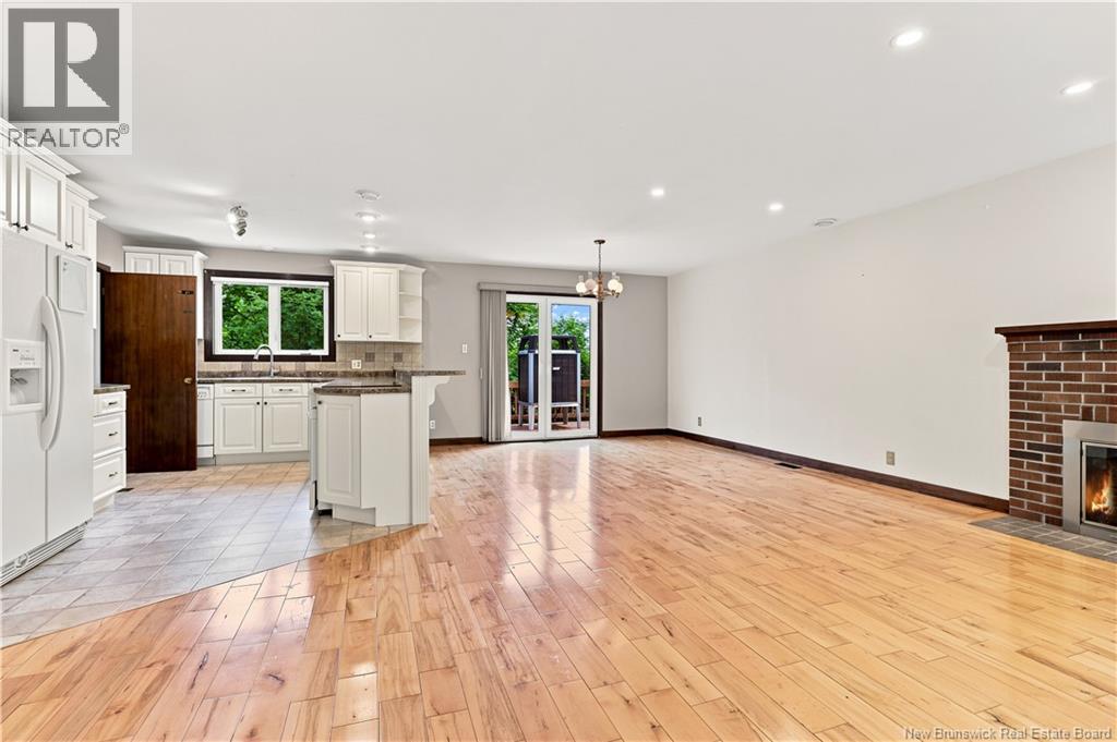 447 Pederson Crescent - Image 8