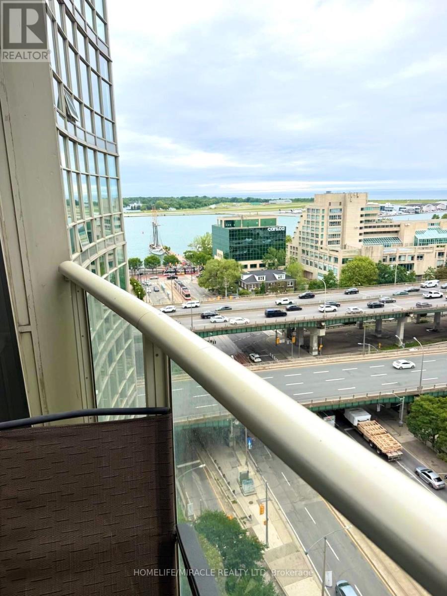 #1601 35 MARINER TERRACE - 19