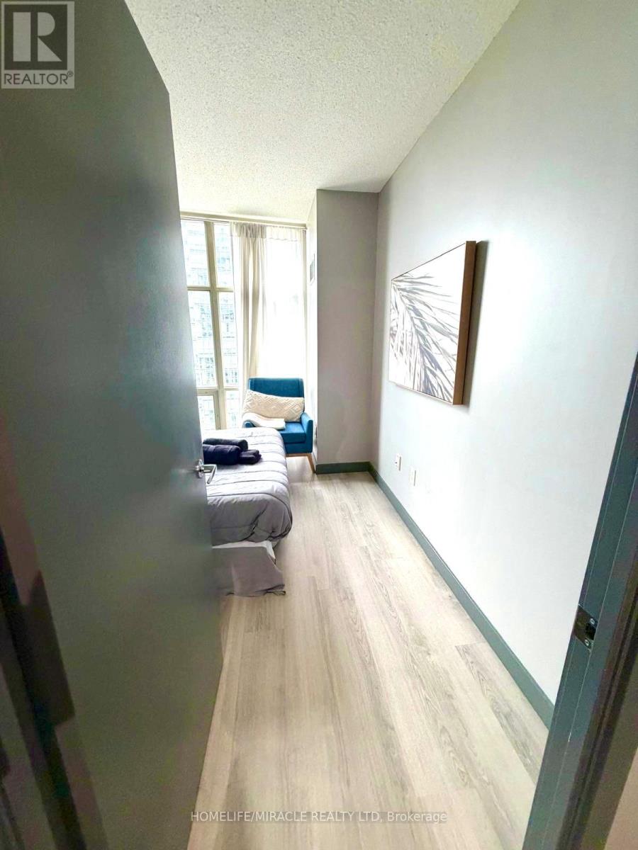 #1601 35 MARINER TERRACE - 14