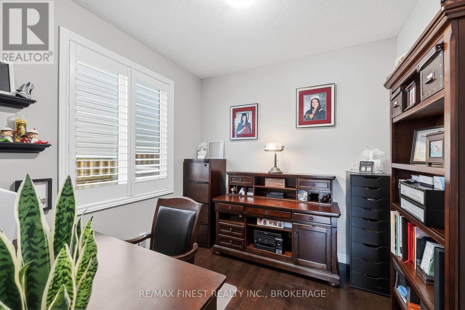 1667 CRIMSON CRESCENT - 19