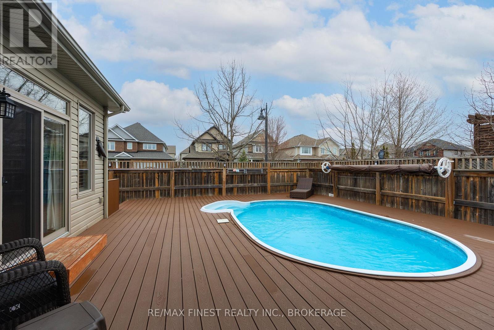 1667 CRIMSON CRESCENT - 34