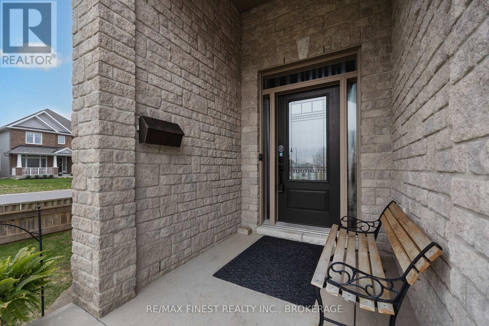 1667 CRIMSON CRESCENT - 4