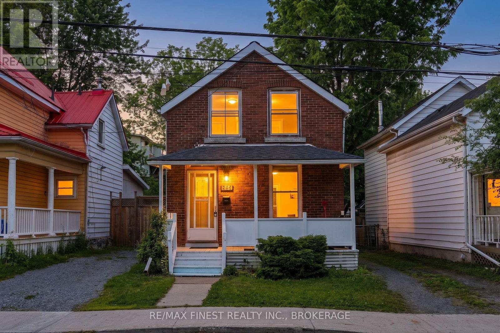 445 ALBERT STREET - 1