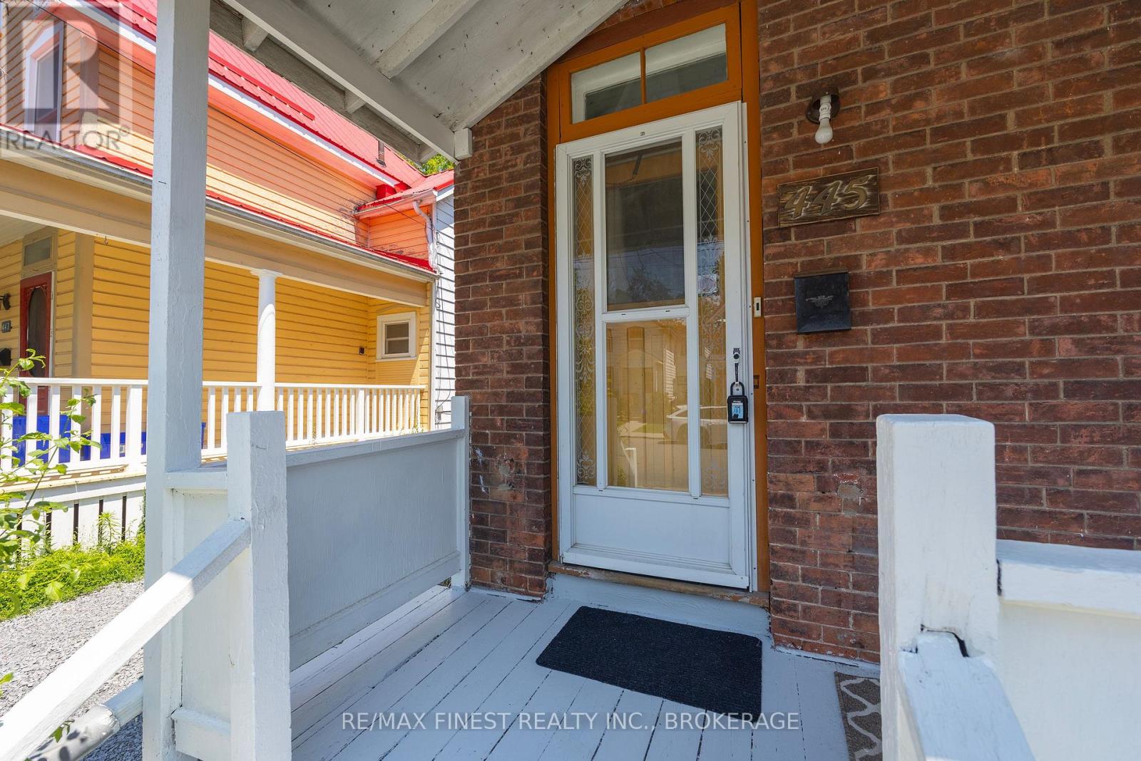 445 ALBERT STREET - 4