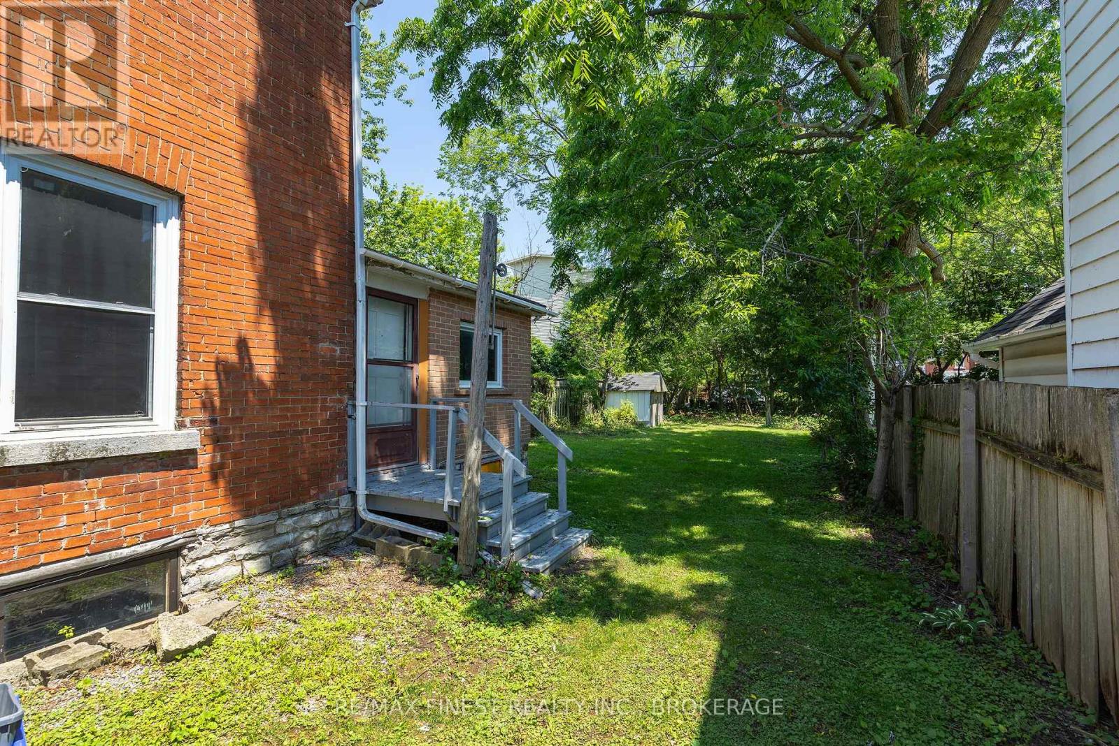 445 ALBERT STREET - 6