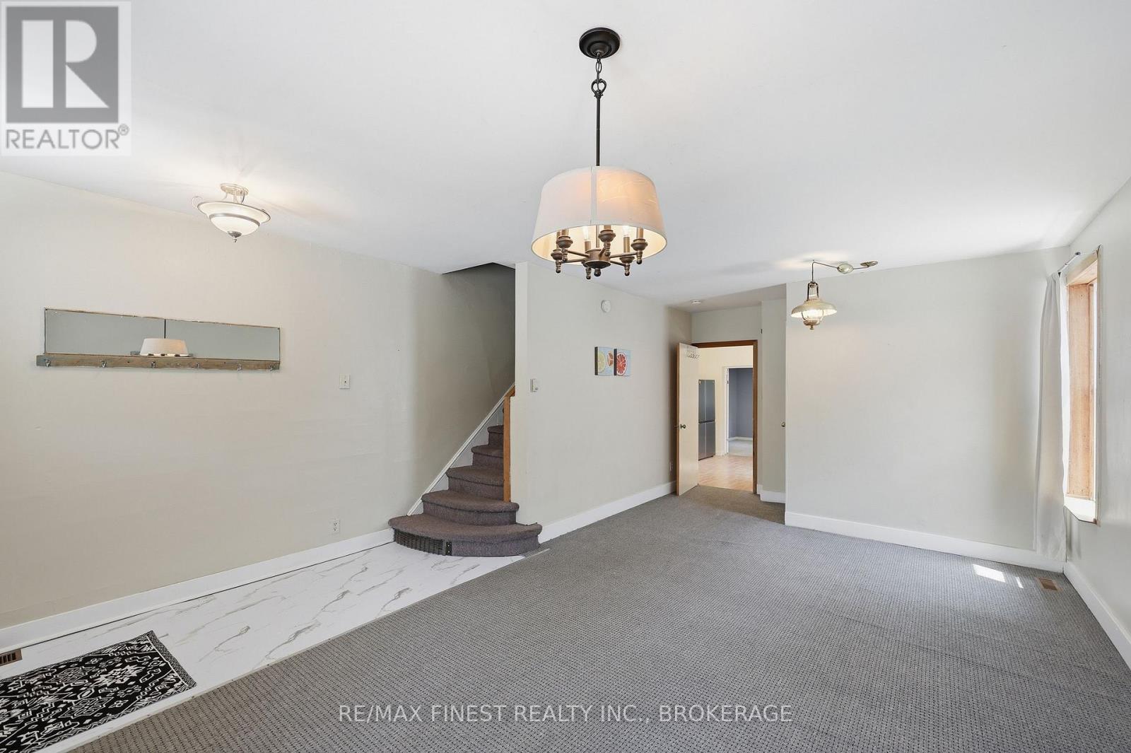445 ALBERT STREET - 8