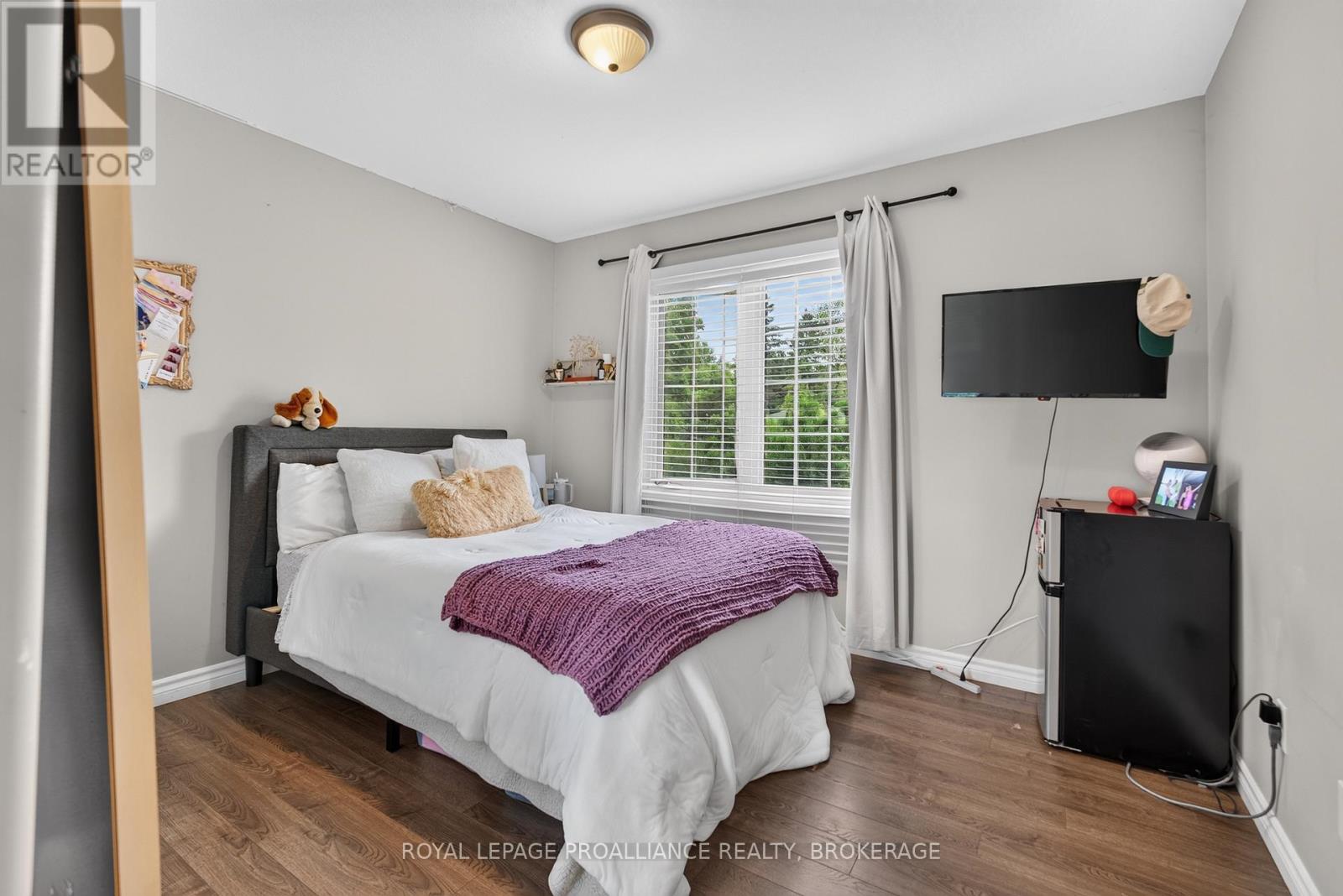 251 YONGE STREET - 15