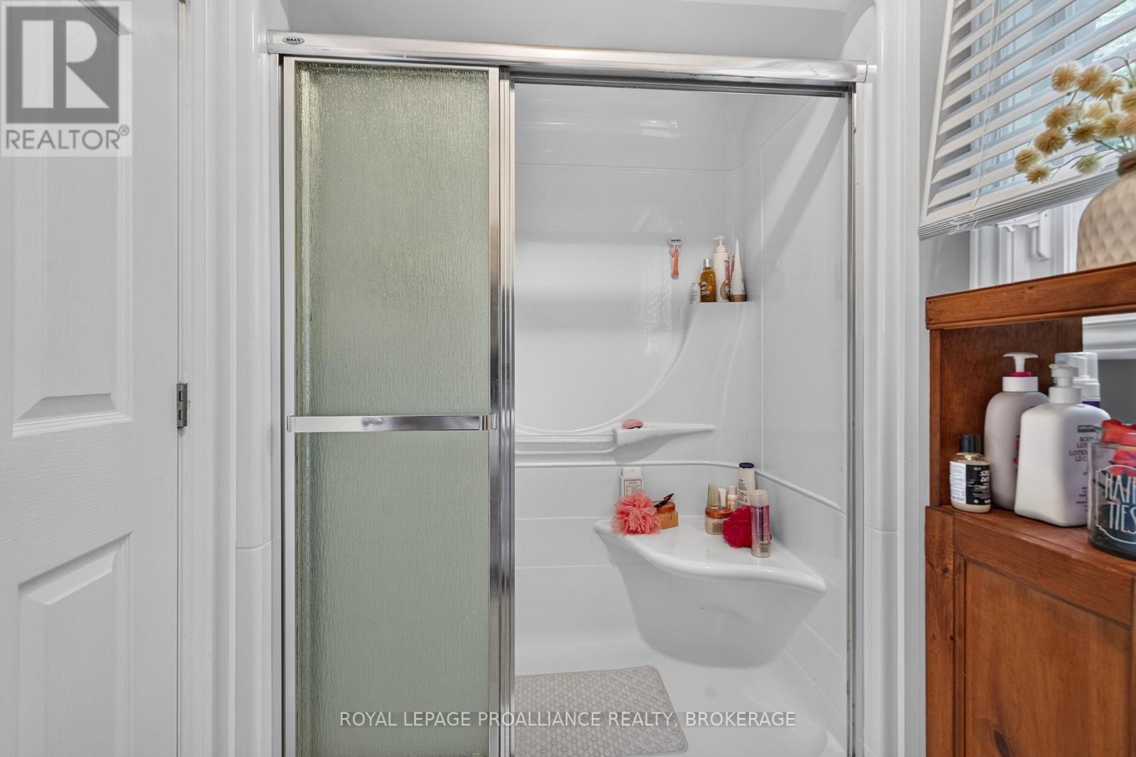 251 YONGE STREET - 17