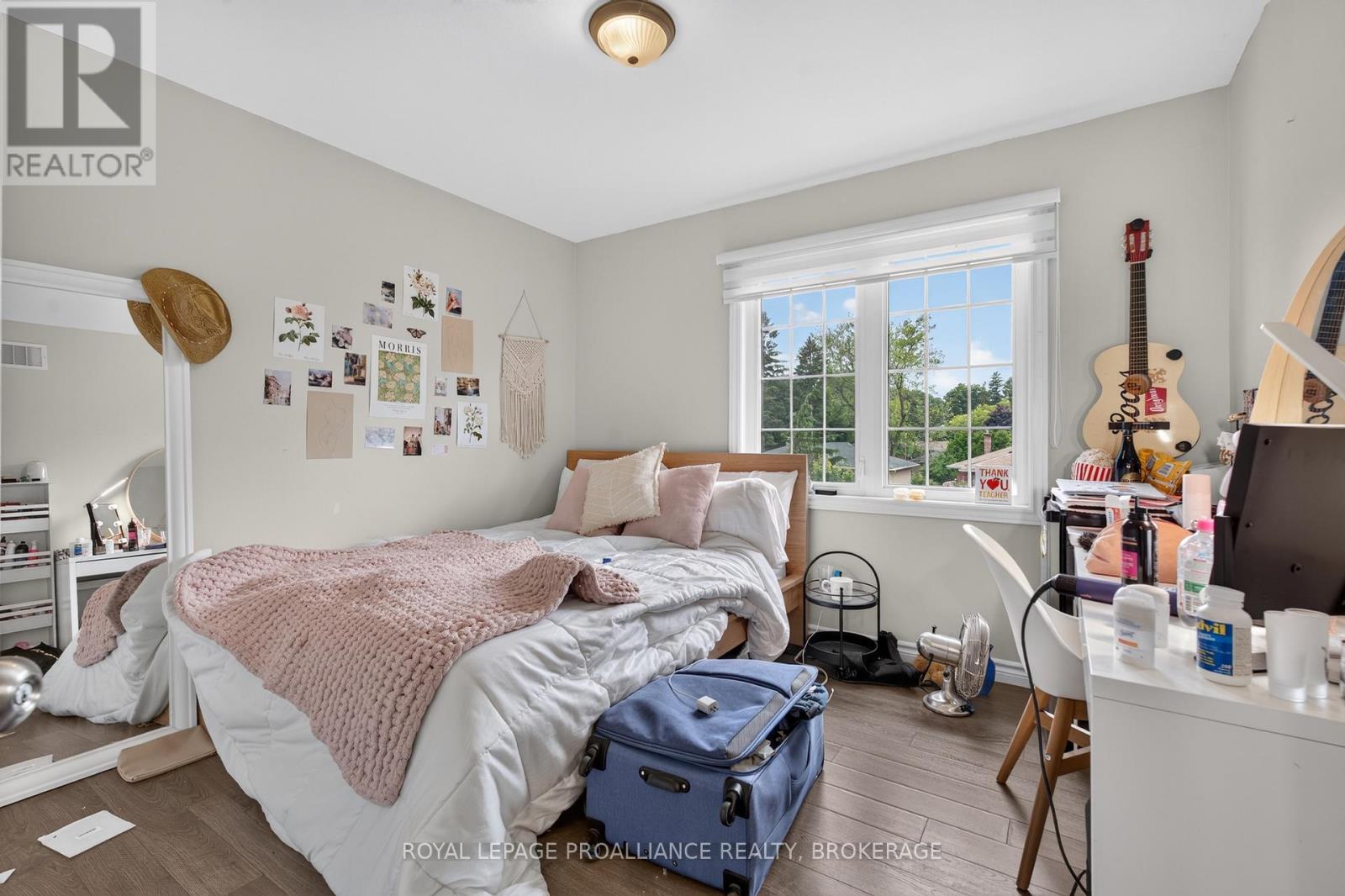 251 YONGE STREET - 18