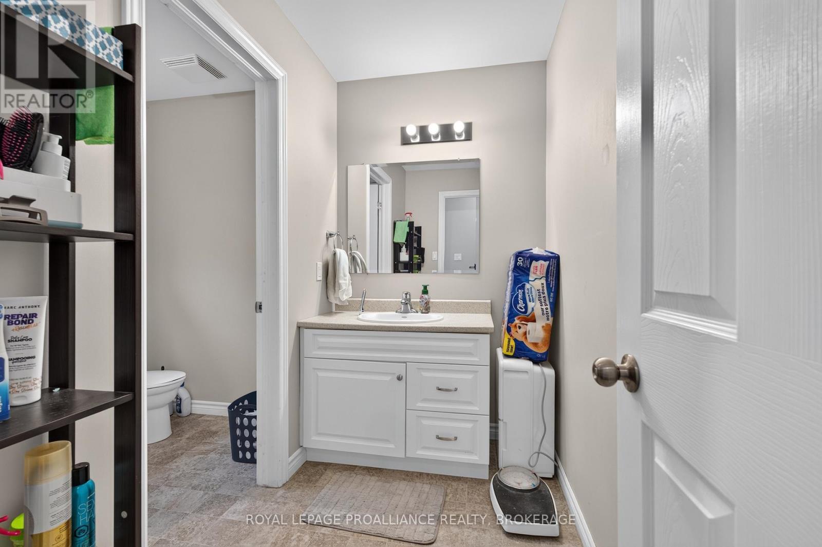 251 YONGE STREET - 23
