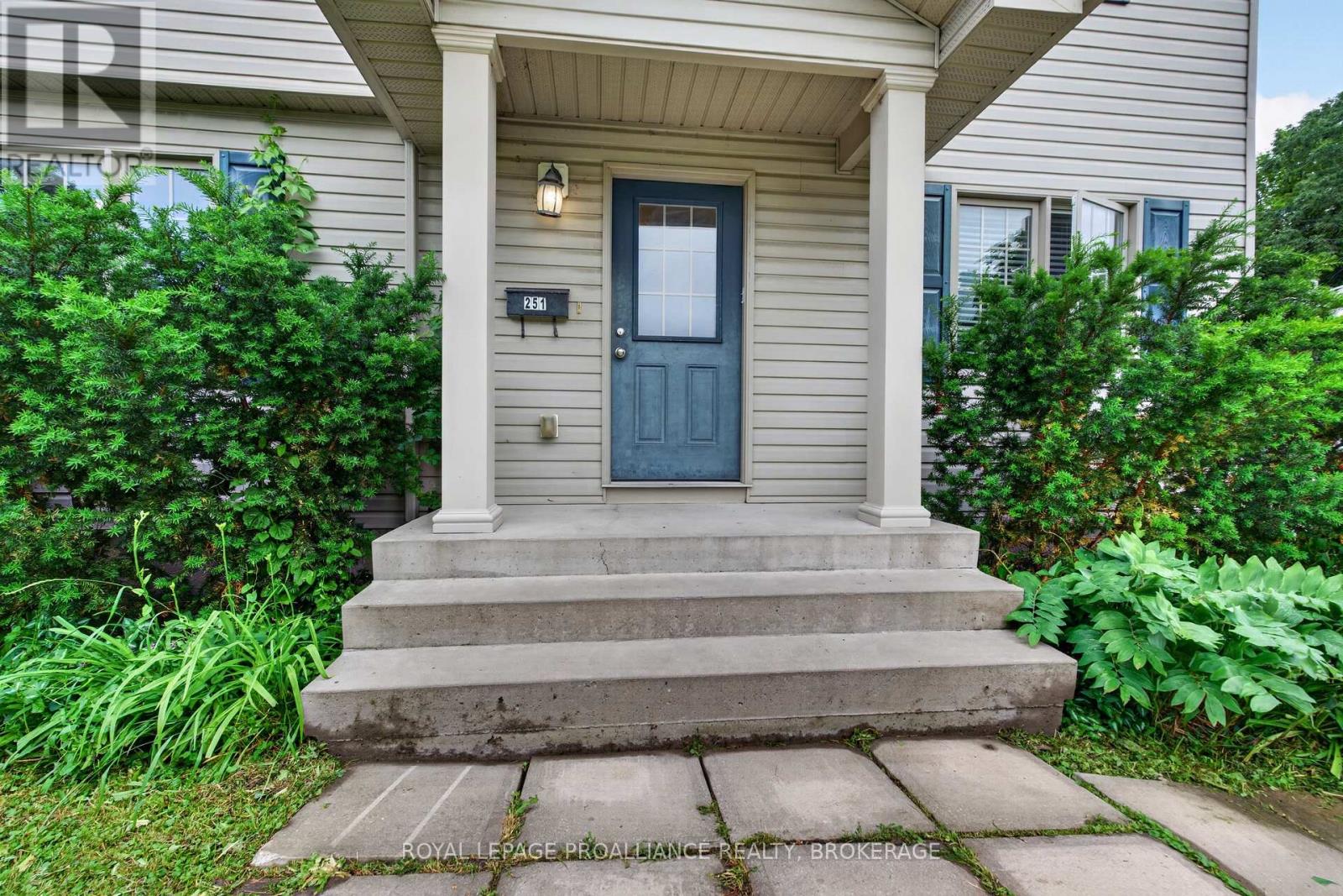 251 YONGE STREET - 4