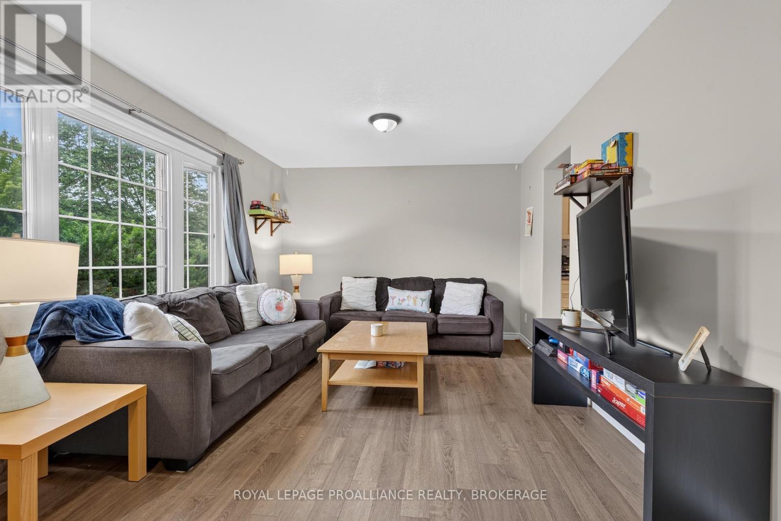 251 YONGE STREET - 8