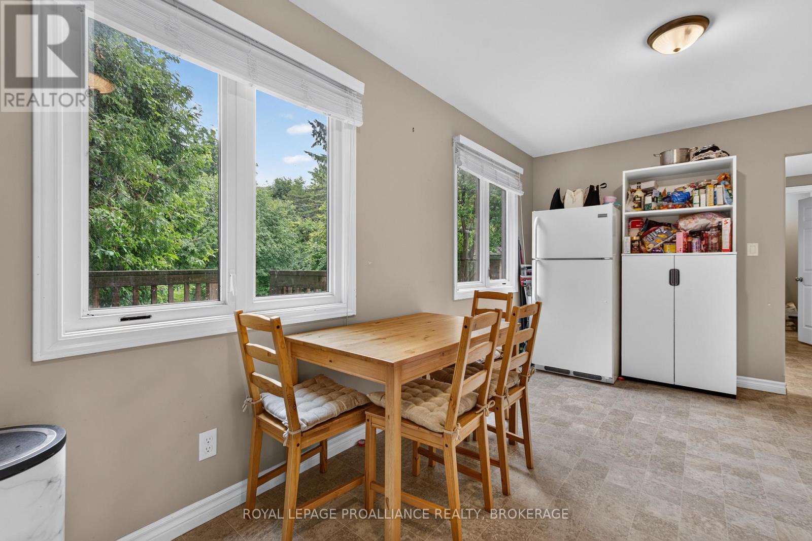 251 YONGE STREET - 9