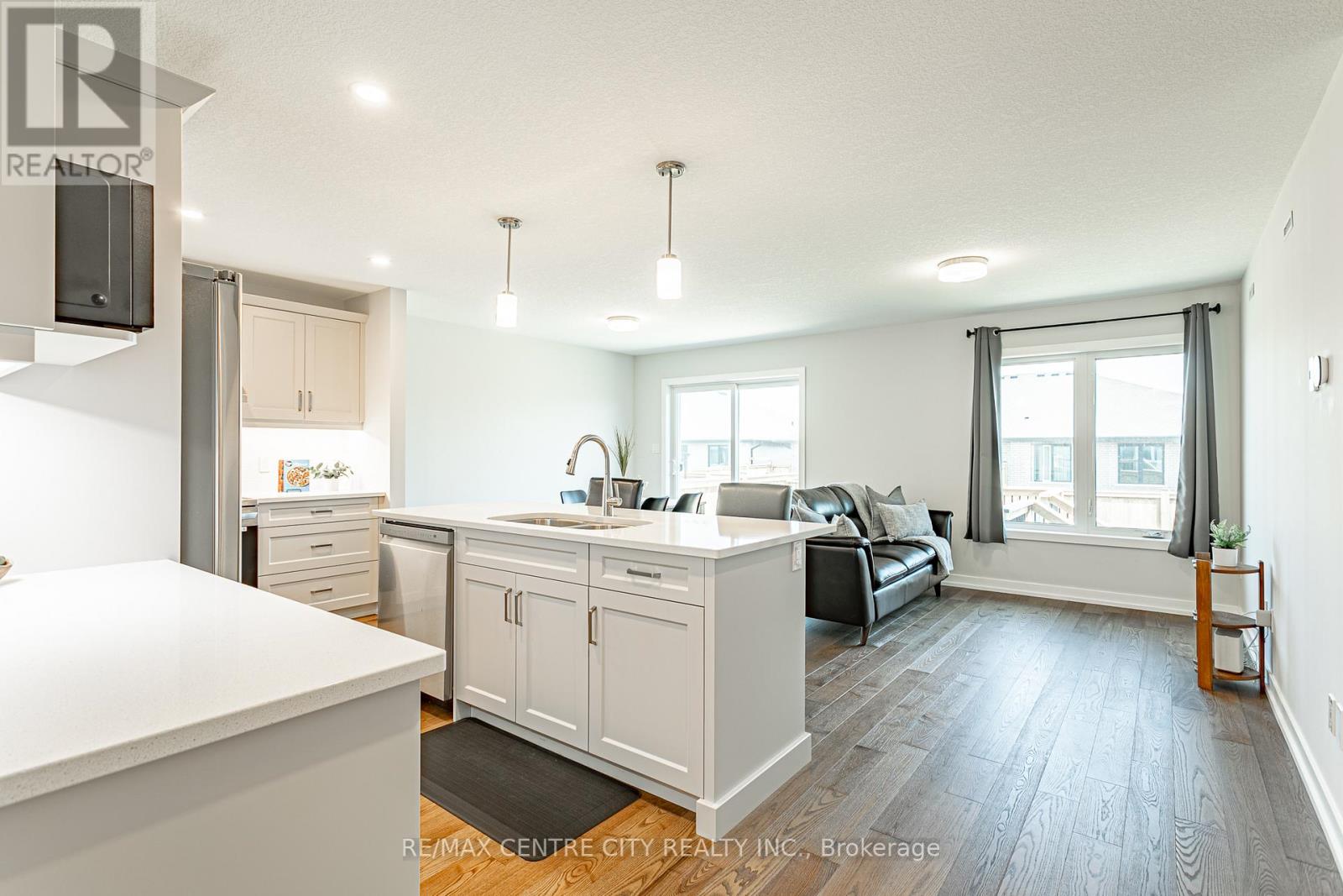 27 SILVERLEAF PATH - Image 19