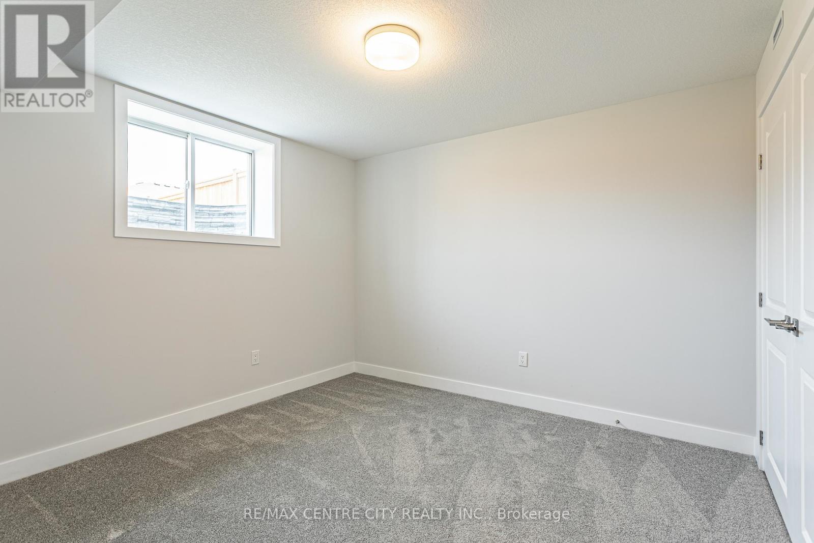 27 SILVERLEAF PATH - Image 33