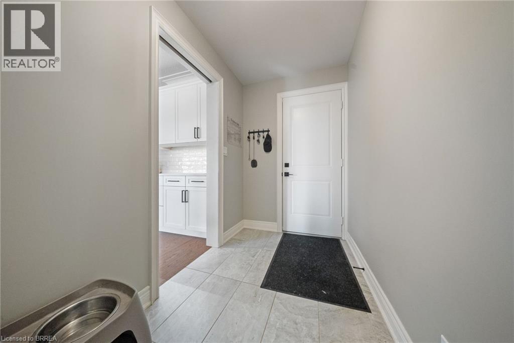 192 GIBBONS Street - 13
