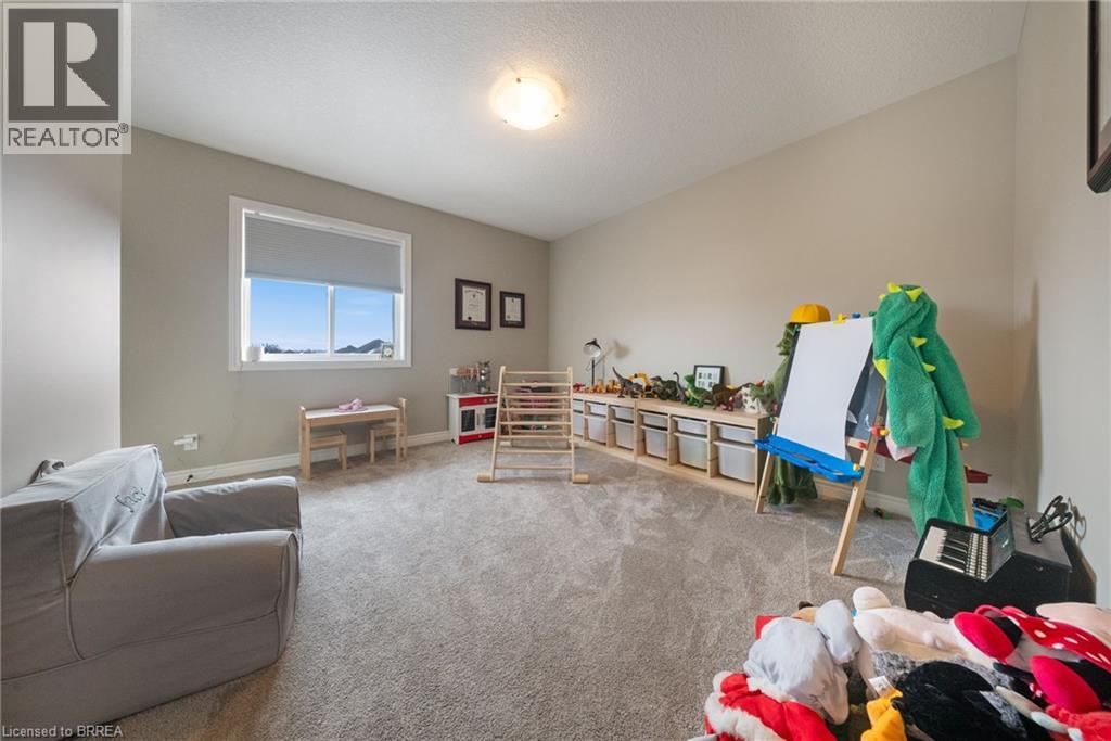 192 GIBBONS Street - 18
