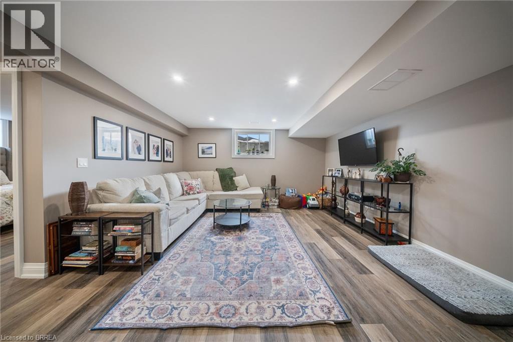 192 GIBBONS Street - 20