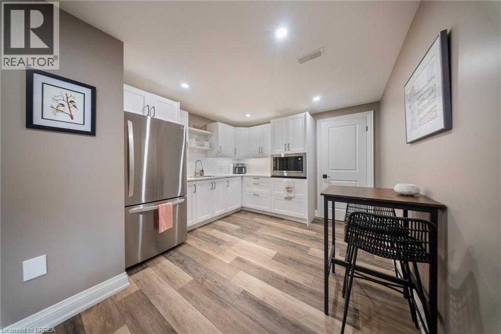 192 GIBBONS Street - 22