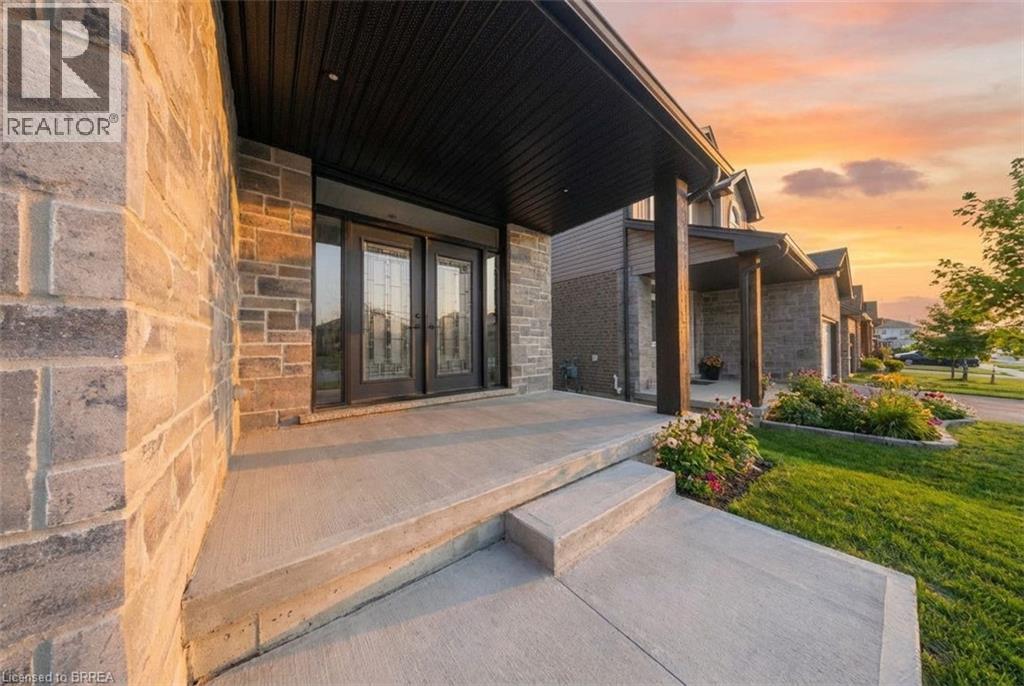 192 GIBBONS Street - 3