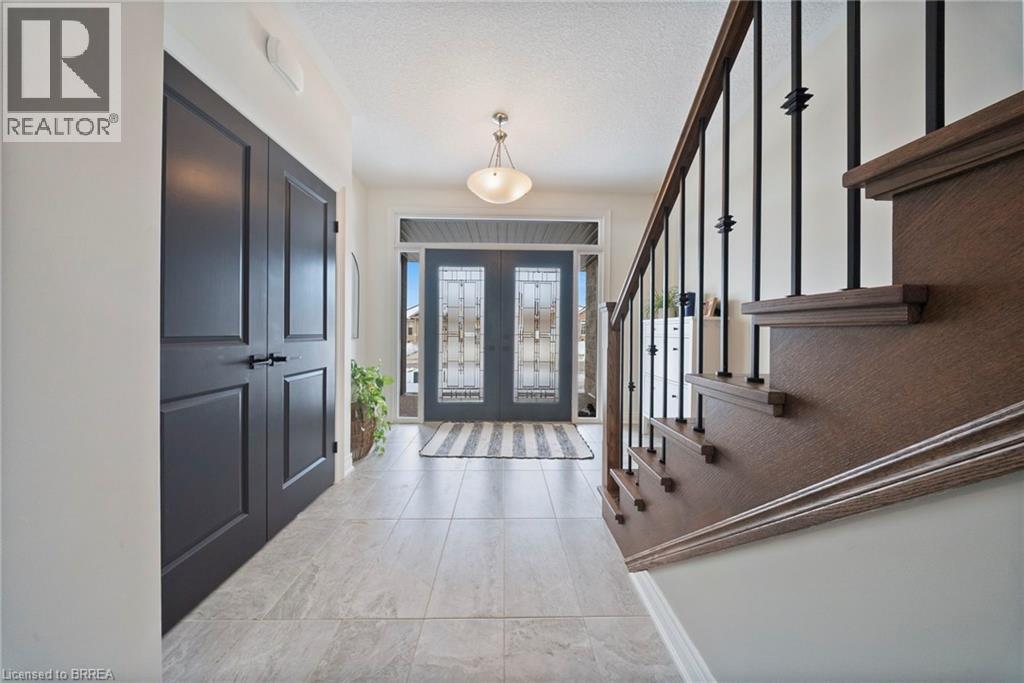 192 GIBBONS Street - 4