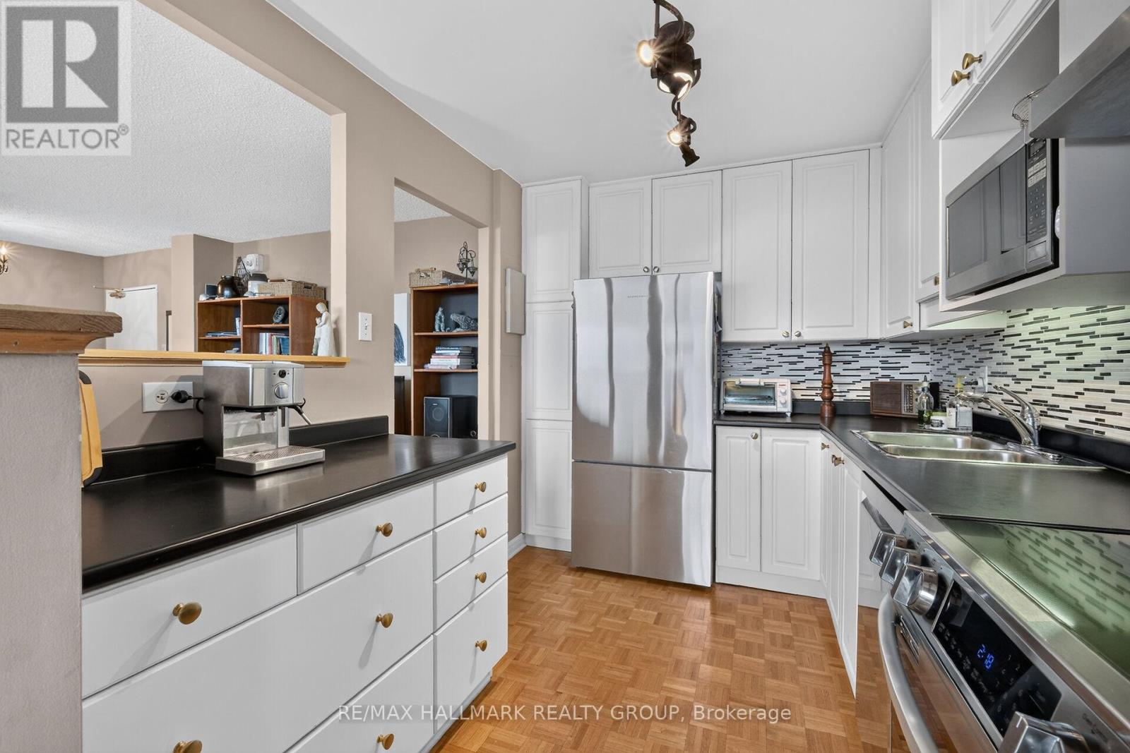 #1608 265 POULIN AVENUE - 17