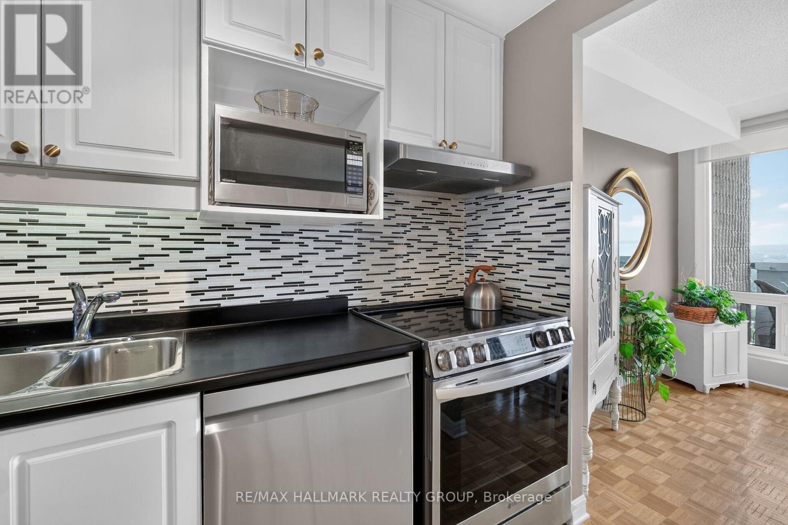 #1608 265 POULIN AVENUE - 23
