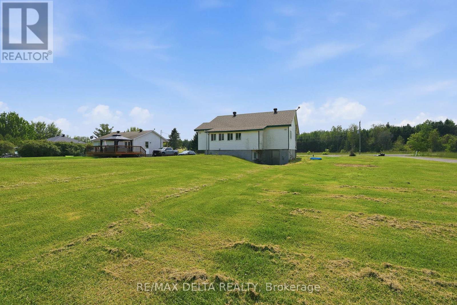 1553 DU LAC ROAD - 25