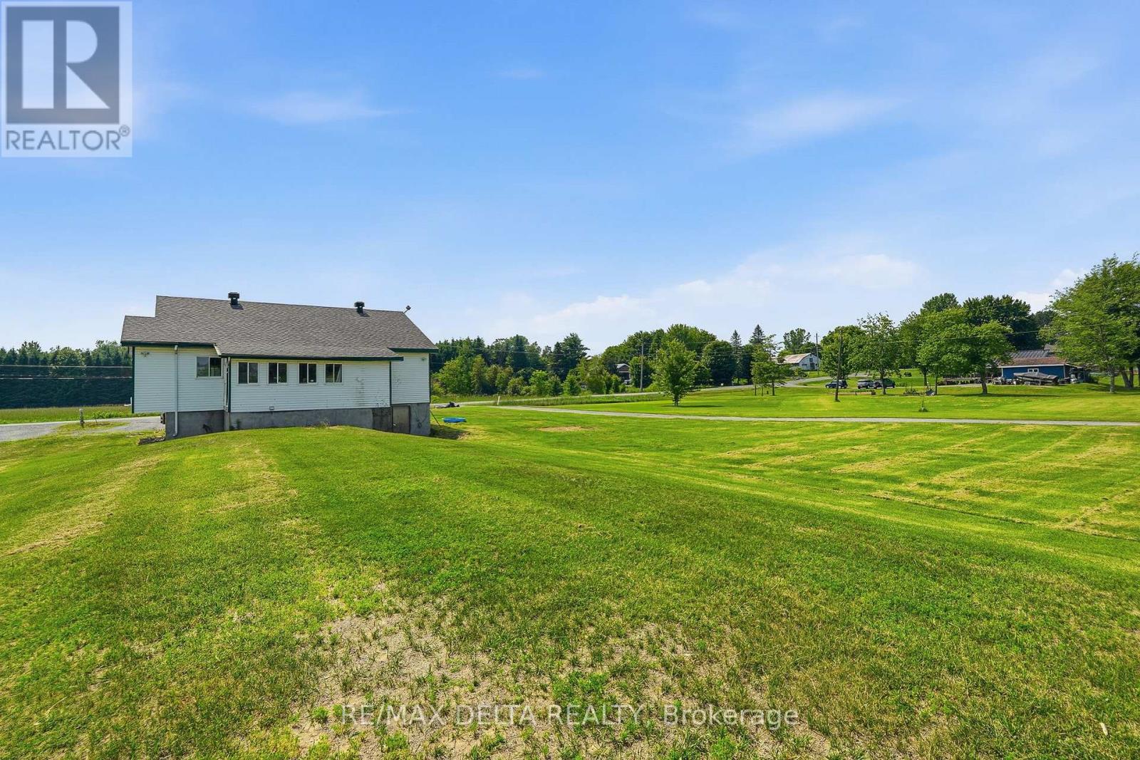 1553 DU LAC ROAD - 26