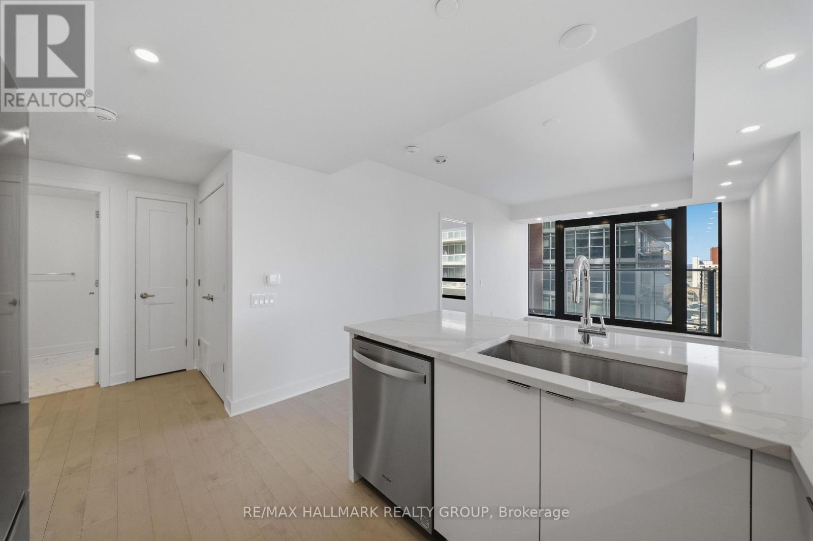 #507 180 GEORGE STREET - 10