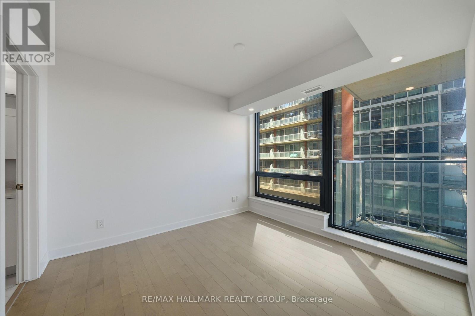 #507 180 GEORGE STREET - 15
