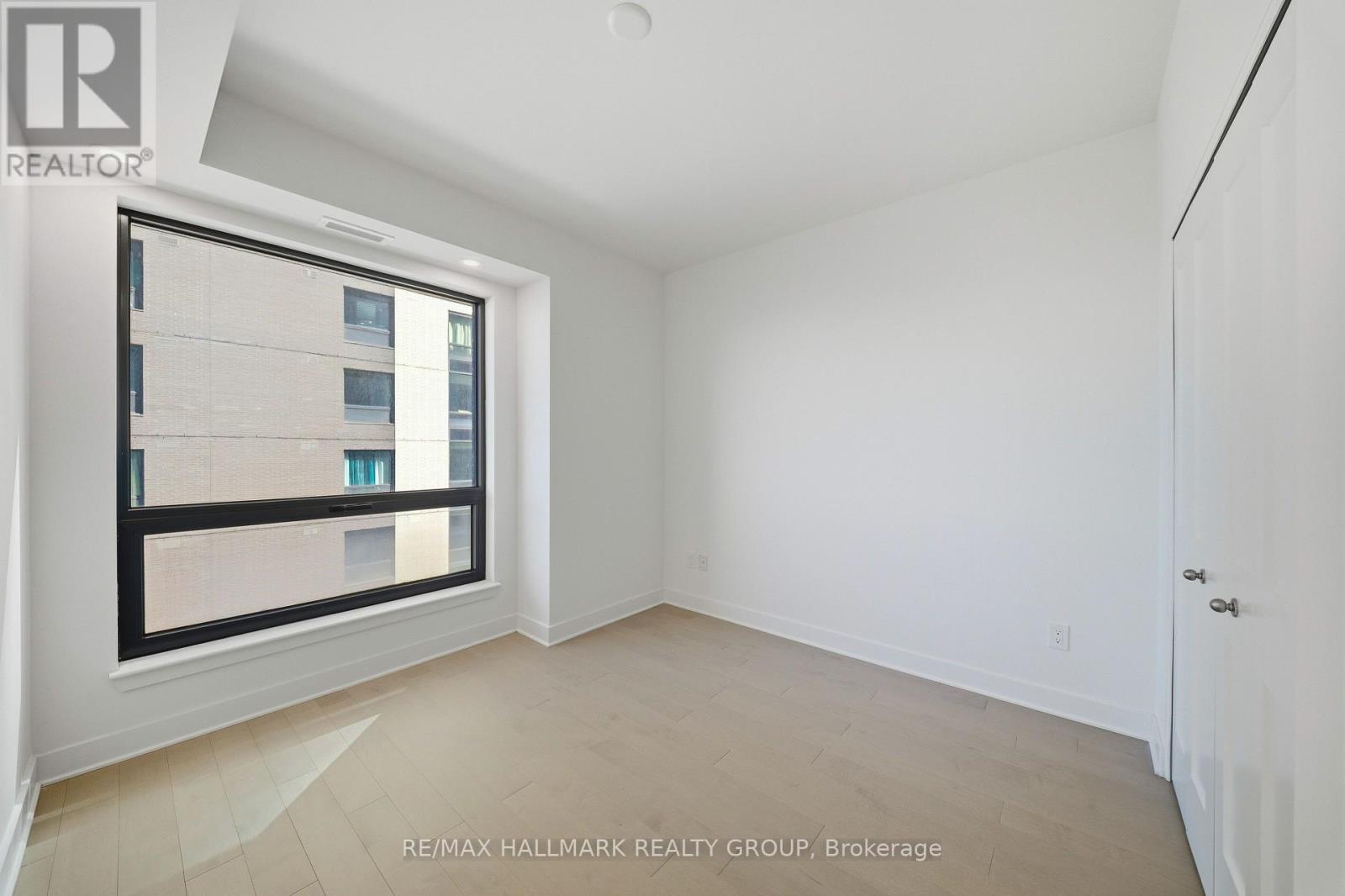 #507 180 GEORGE STREET - 16