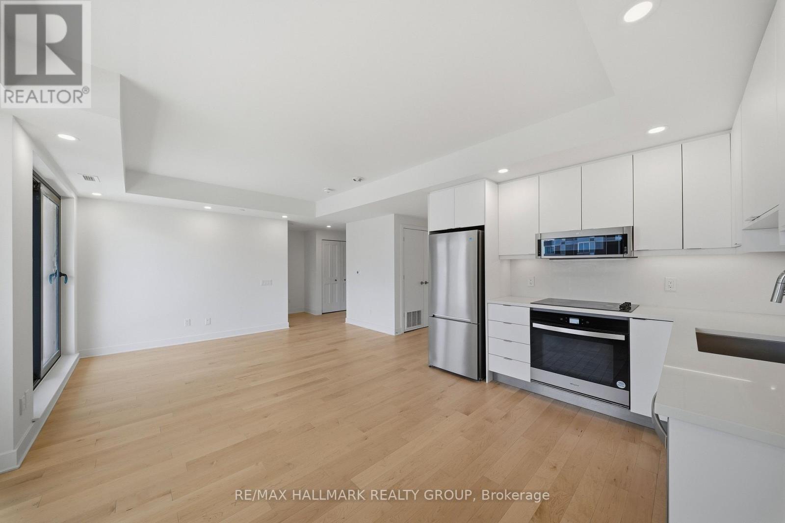 House for Rent in Ottawa – 2001 – 180 GEORGE STREET, Ottawa – By Peter Sagos - Image 8