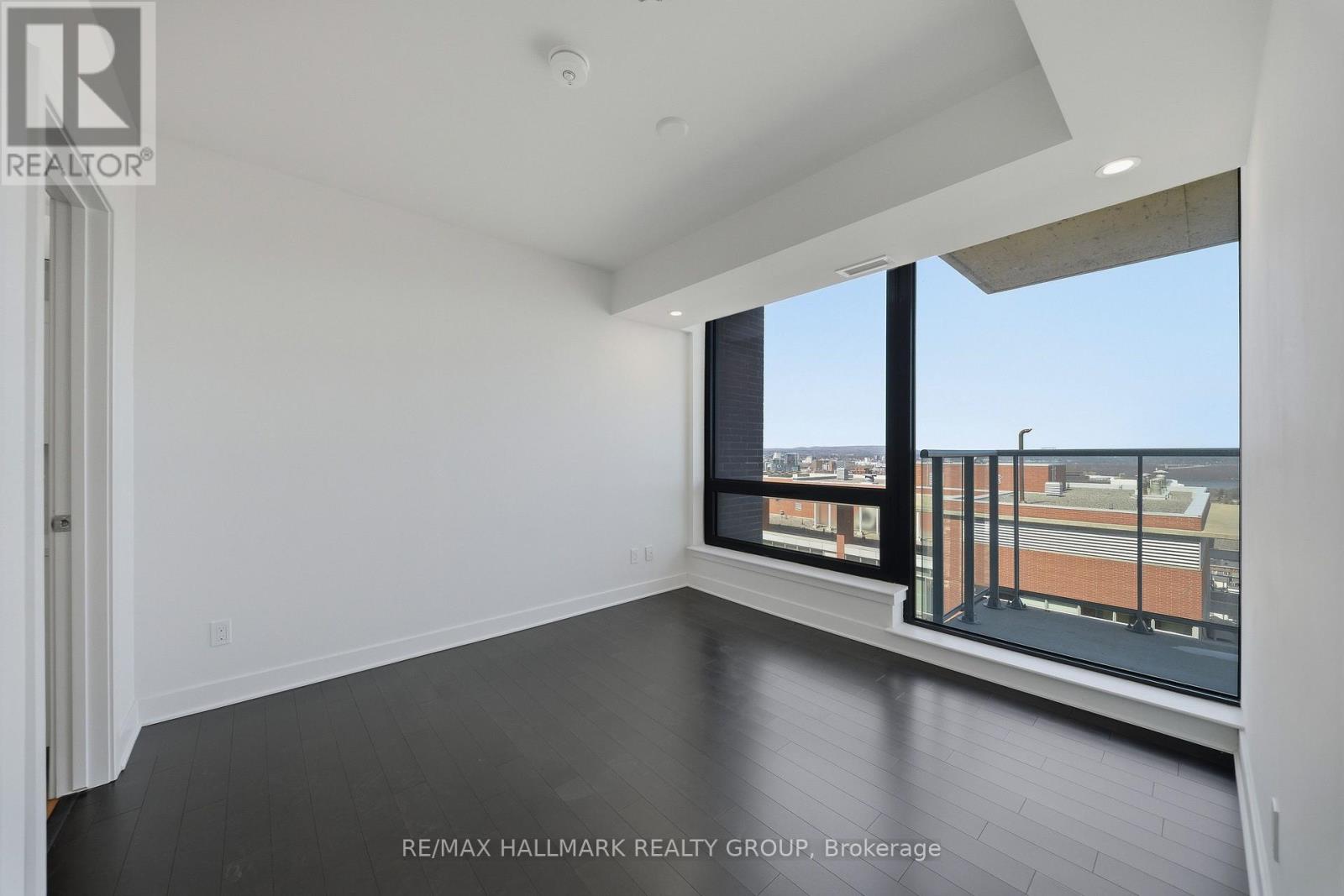 #2406 180 GEORGE STREET - 16