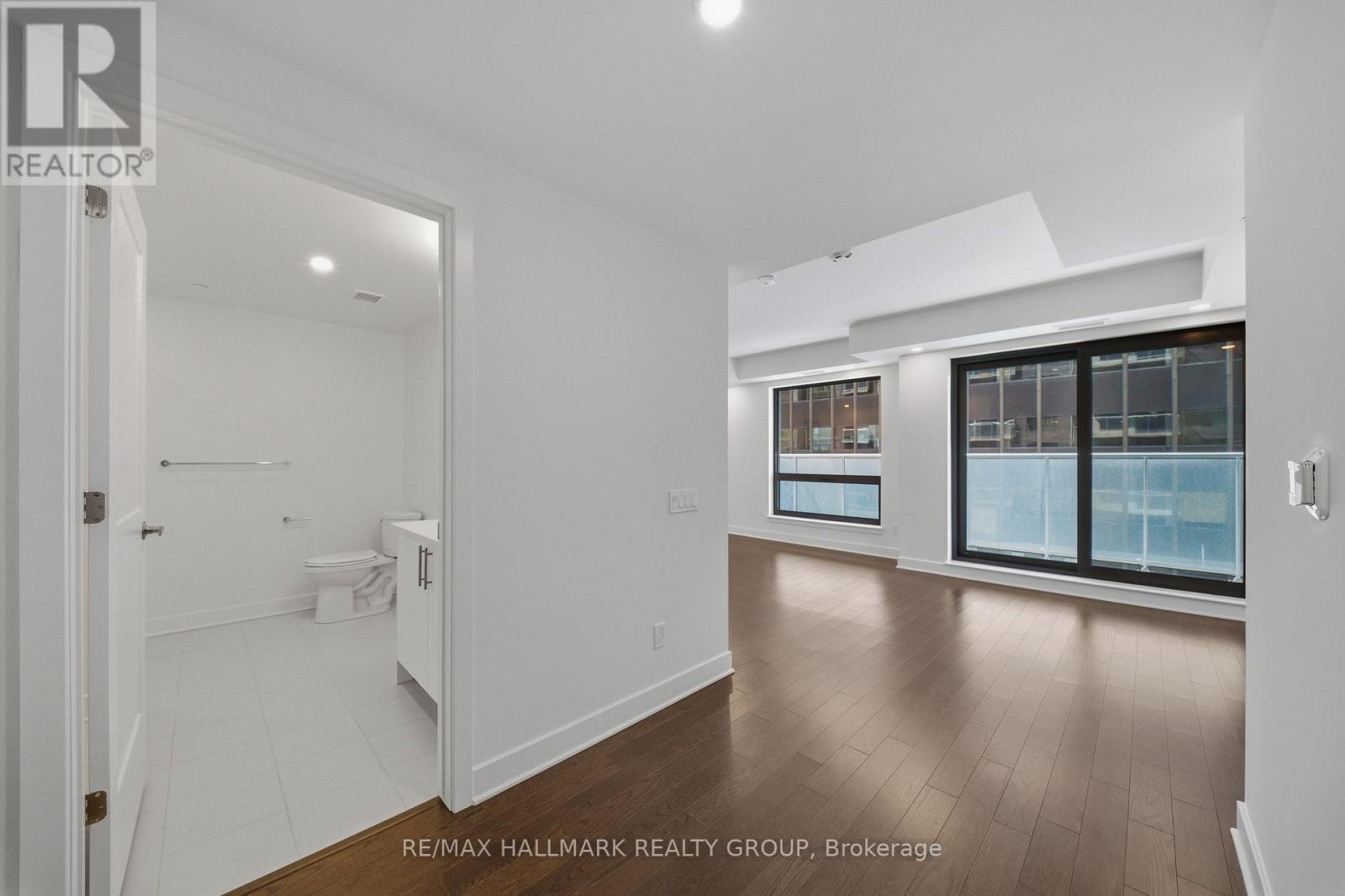 #501 180 GEORGE STREET - 4