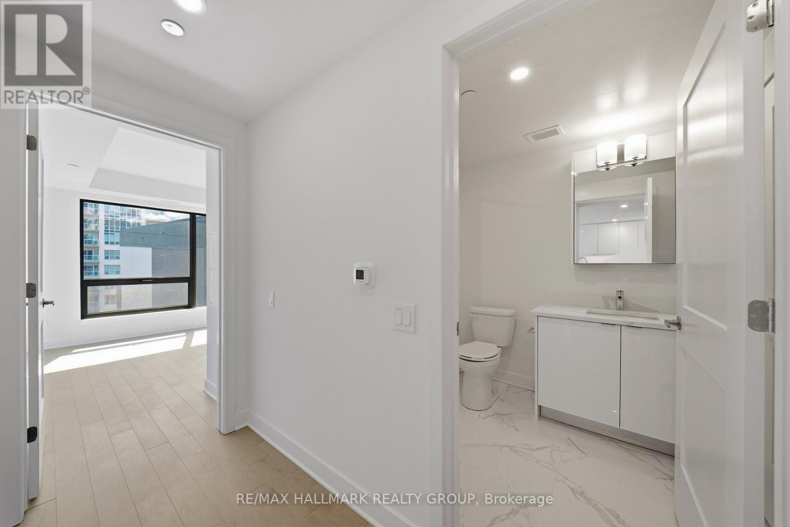 House for Rent in Ottawa – 2008 – 180 GEORGE STREET, Ottawa – By Peter Sagos - Image 12